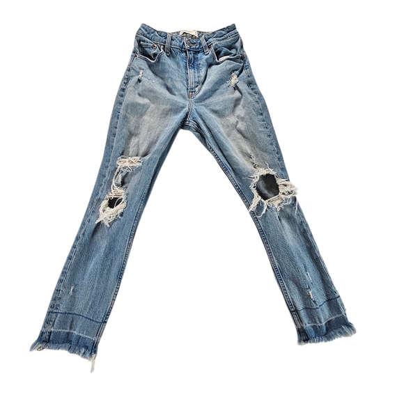 Abercrombie & Fitch Curve Love High Rise Mom Jean Distressed Size 26/2R - Picture 1 of 5